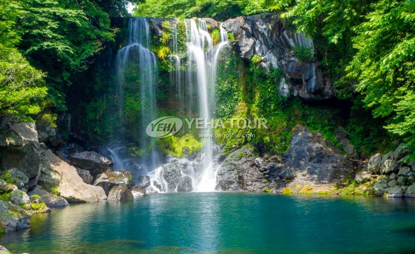 Cheonjiyeon Waterfall